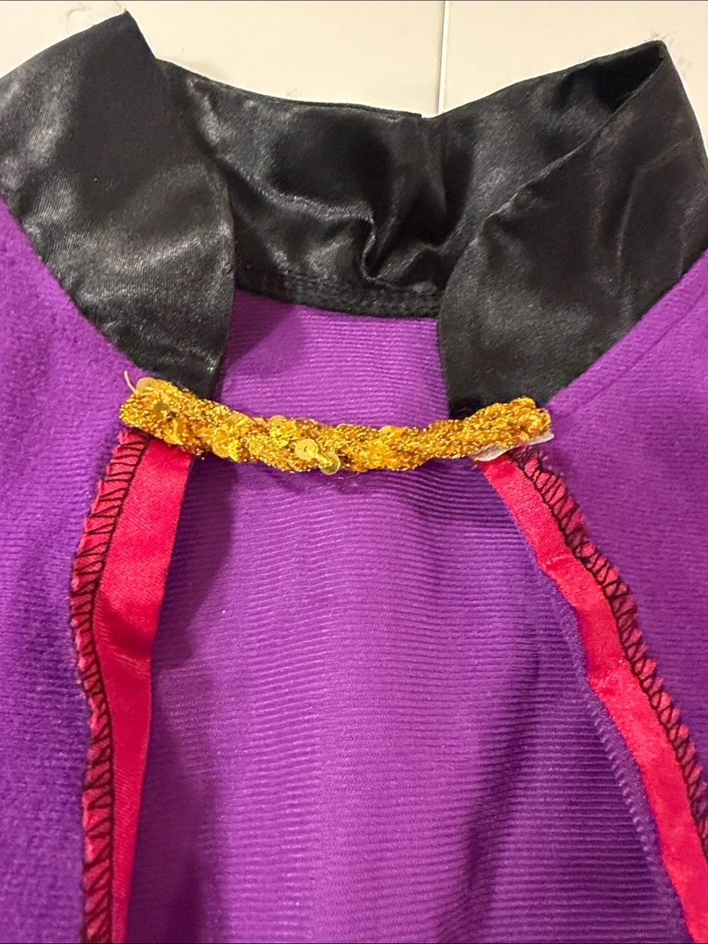 Disney Frozen Purple and Red Cape with Black Collar